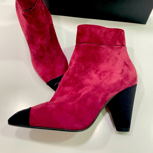 Chanel short boots
Brand New. - Picture 5 of 16